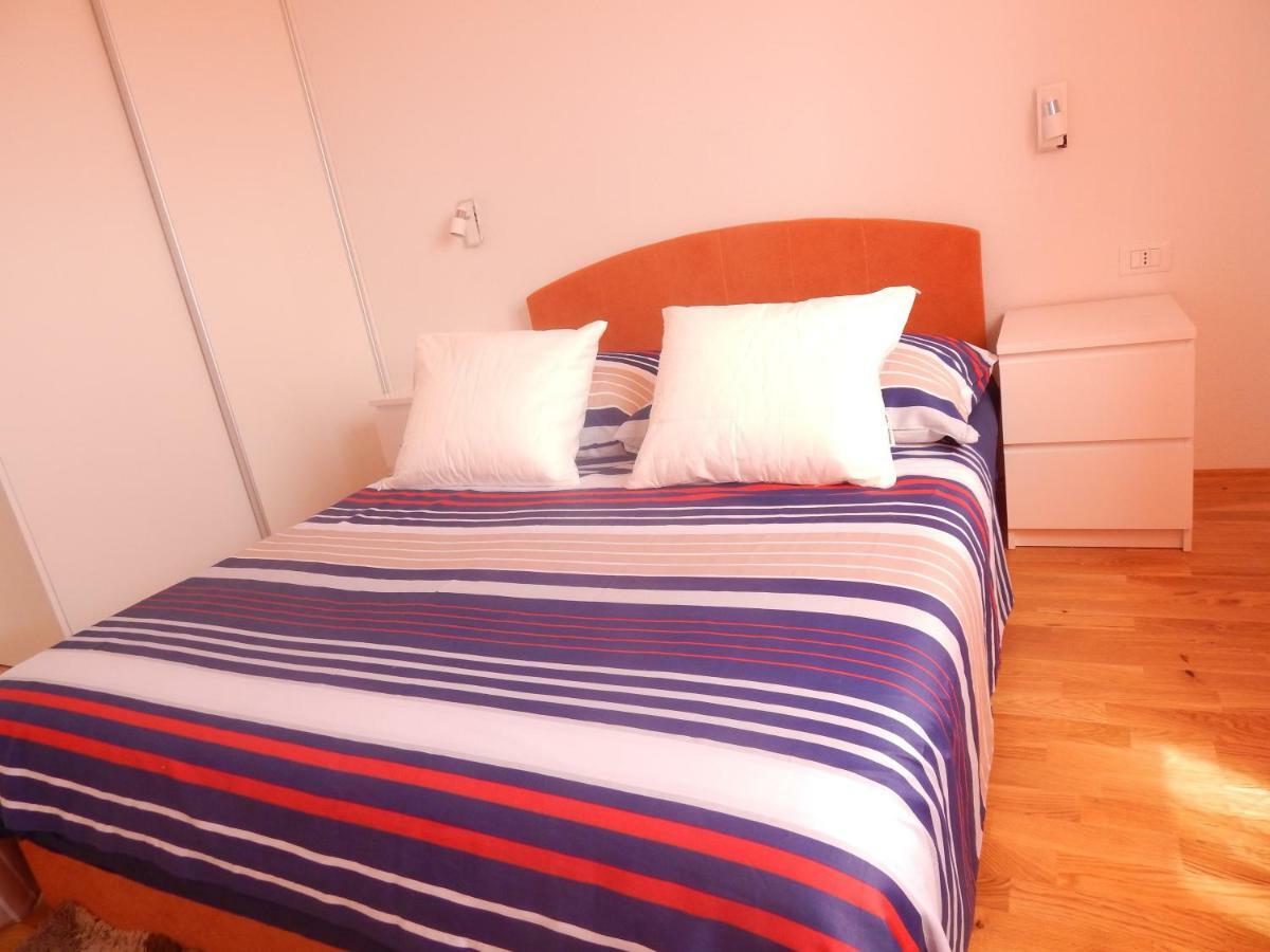 Apartman Karlo Makarska Exteriör bild